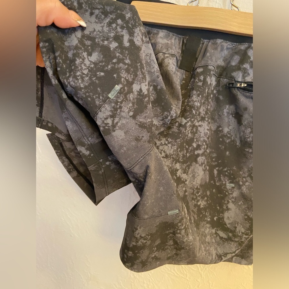 Men’s Lululemon shorts - Picture 11 of 15